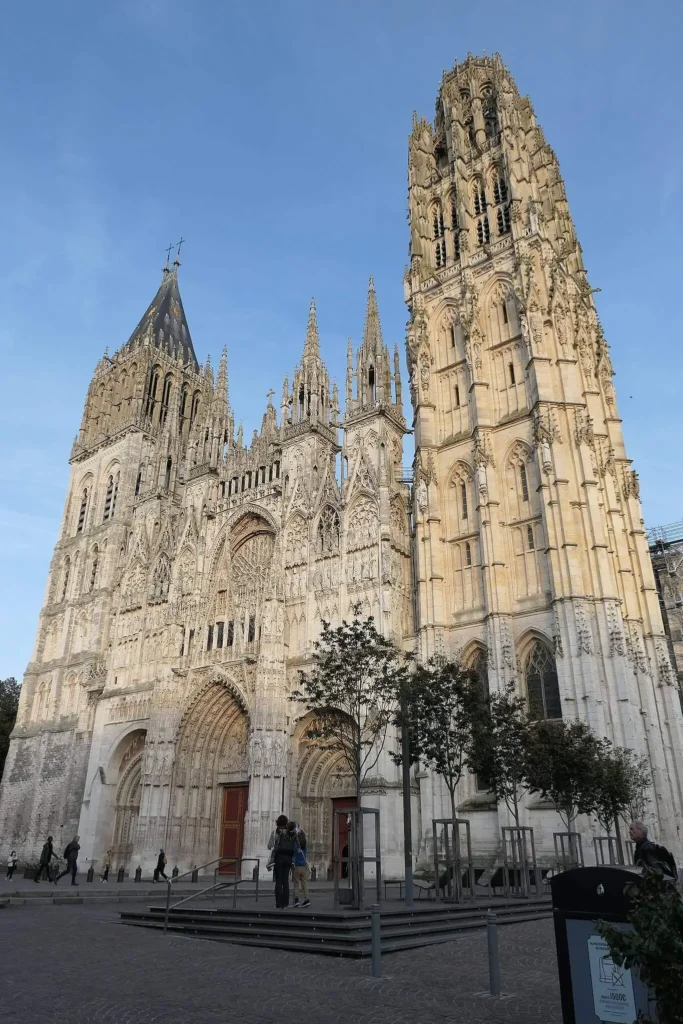 Rouen_cathedral_Notre-Dame_facade
