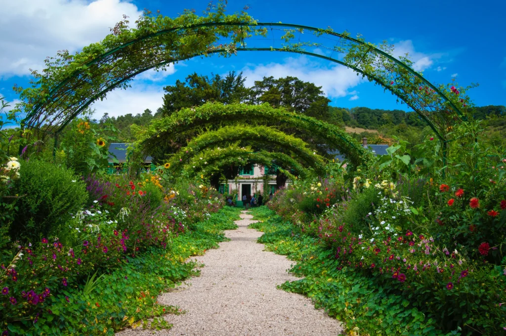 To_go_from_giverny_to_rouen_normandy